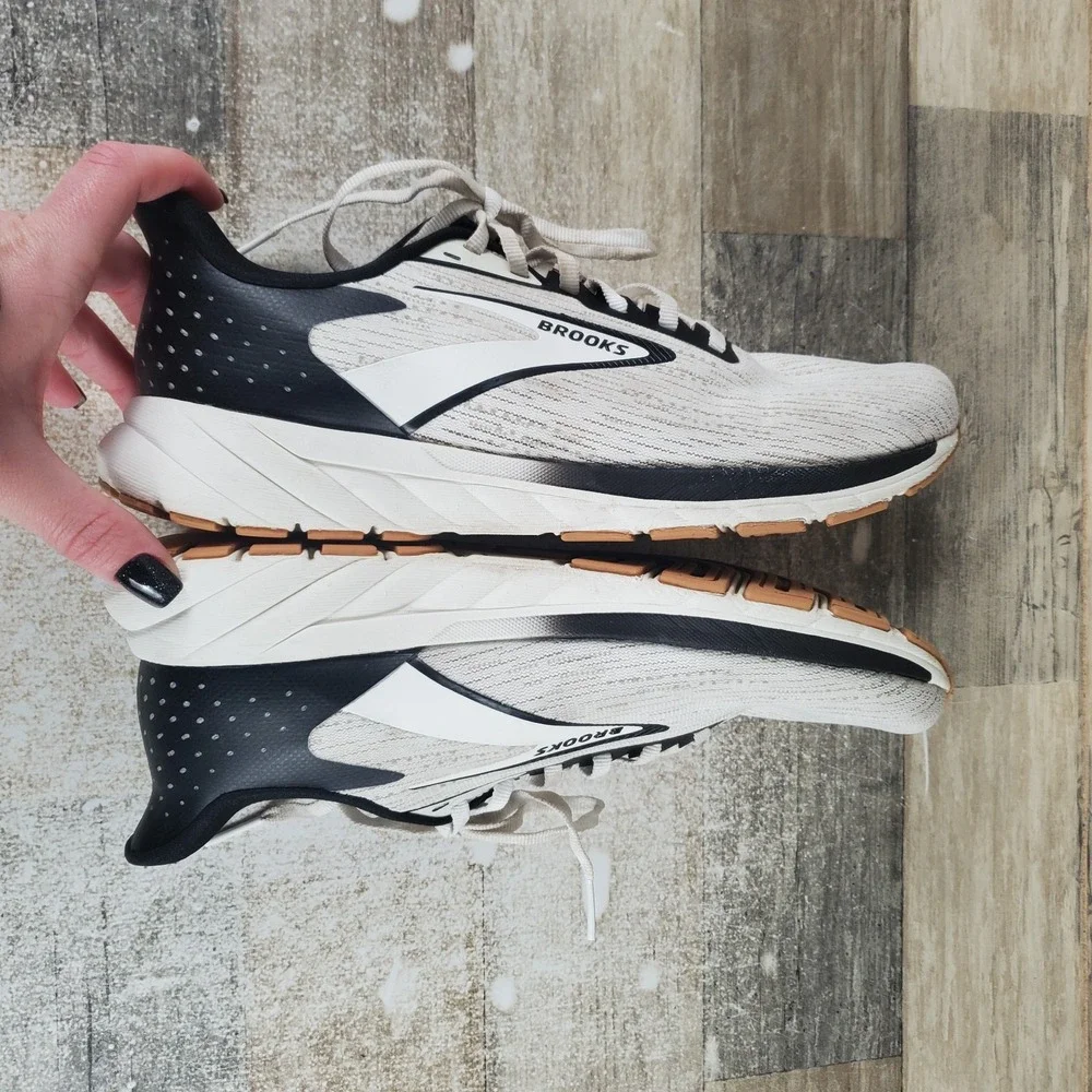 Brooks Anthem 7 Womens Shoes Sz 9 B Regular White Black Tan Mesh Lace Up Sneaker